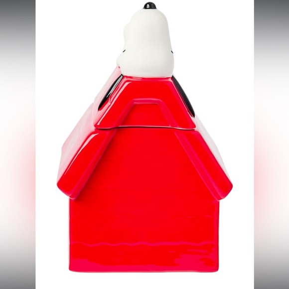 Red Snoopy Doghouse Ceramic Cookie Jar - Picture 5 of 6